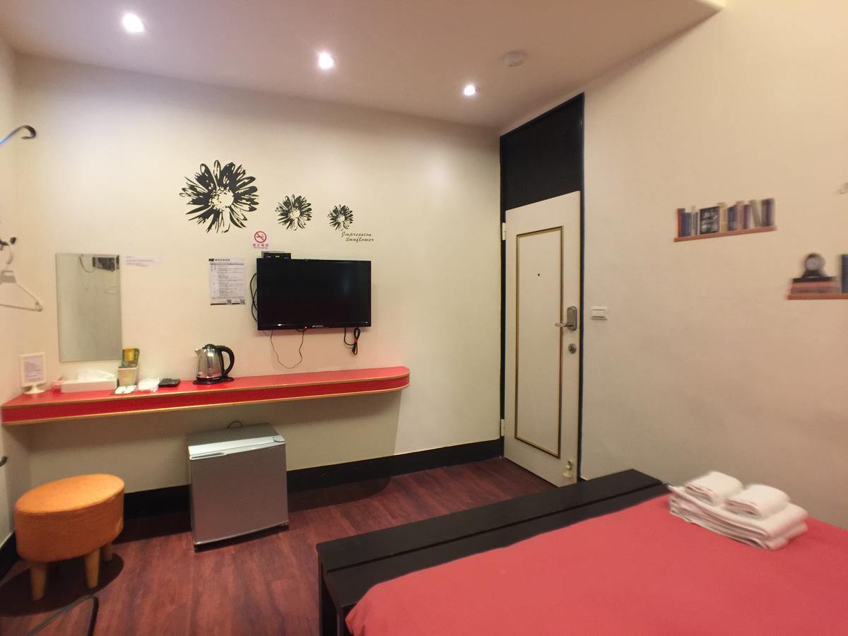 Funja Colorful Hotel Đài Trung Ngoại thất bức ảnh